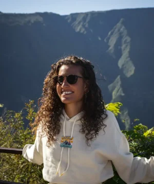 Hoodie Label crème – tee-shirt outdoor Réunion
