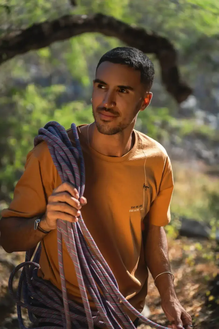 tshirt-homme-escalade-marron-zintense-reunion-1-scaled_zintense